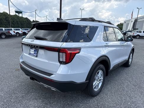 New 2026 Ford Explorer Active w/ Active Comfort Package RWD image 7