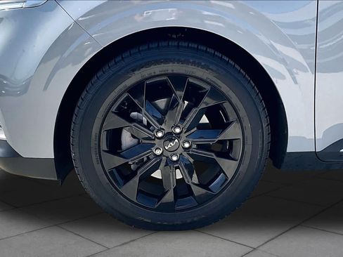 Used 2024 Kia Carnival SX Prestige FWD image 10