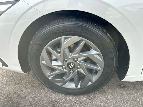 Used 2024 Hyundai Elantra SEL image 20