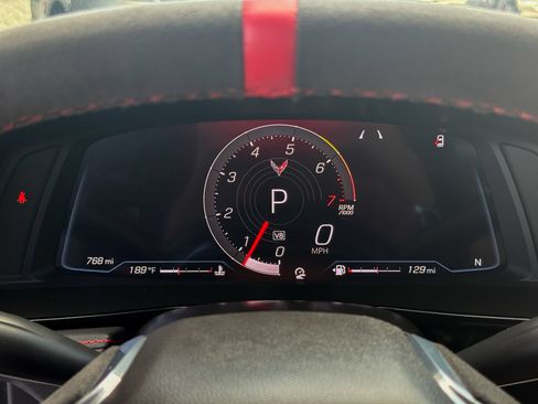 Used 2024 Chevrolet Corvette Stingray Preferred Conv w/ Z51 Performance Package RWD image 8