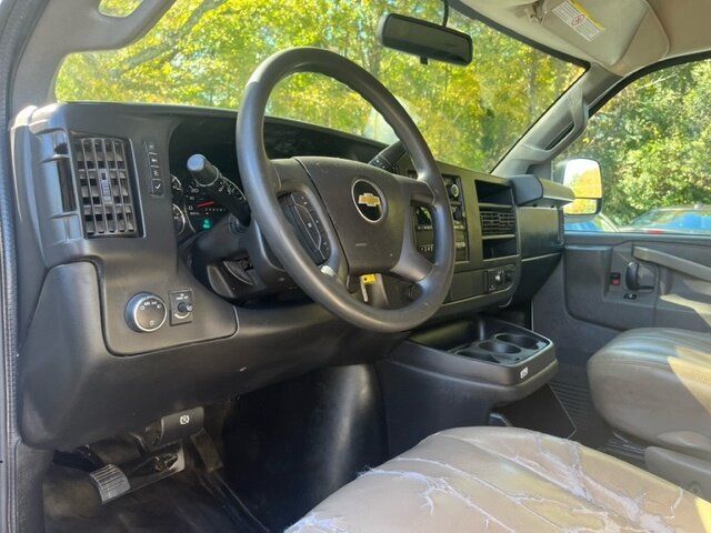 Used 2017 Chevrolet Express 2500 RWD image 16