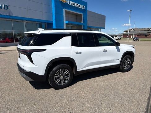 Used 2024 Chevrolet Traverse LT AWD/4WD image 20
