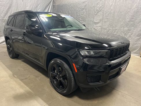Used 2023 Jeep Grand Cherokee L Laredo image 1