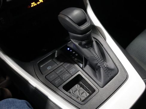 Used 2025 Toyota RAV4 LE image 30