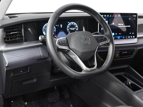 Used 2026 Volkswagen Tiguan SE AWD/4WD image 11