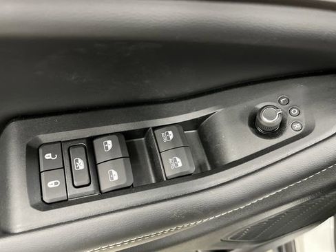 New 2025 Jeep Grand Cherokee L Limited w/ Luxury Tech Group II image 29