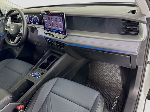 New 2026 Volkswagen Tiguan SE image 31