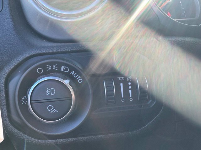 Used 2020 Jeep Gladiator Overland AWD/4WD image 10
