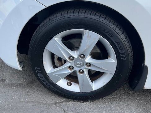Used 2013 Hyundai Elantra GLS image 27