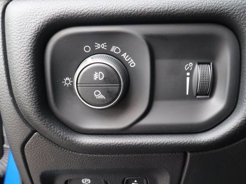Used 2022 RAM 1500 Big Horn AWD/4WD image 18