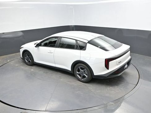 Used 2025 Kia K4 FWD image 37