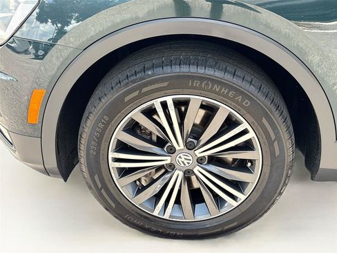 Used 2019 Volkswagen Tiguan SEL w/ 3rd Row Seat Package AWD/4WD image 32
