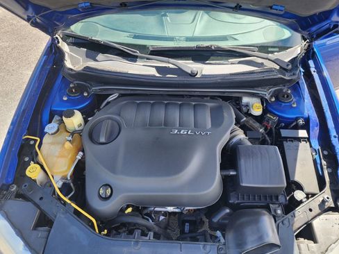 Used 2013 Dodge Avenger SE image 14