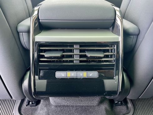 Used 2024 Land Rover Range Rover Sport SE AWD/4WD image 26