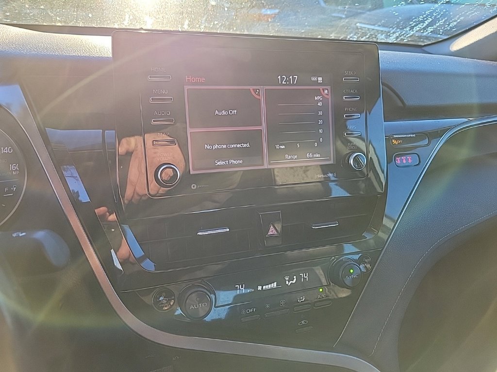 Used 2022 Toyota Camry SE FWD image 8