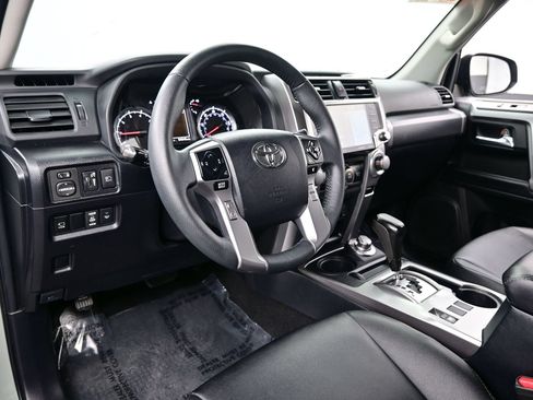 Used 2022 Toyota 4Runner TRD Sport w/ Technology Package AWD/4WD image 13