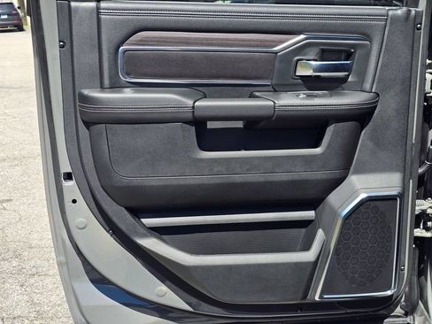 New 2026 RAM 2500 Laramie AWD/4WD image 36