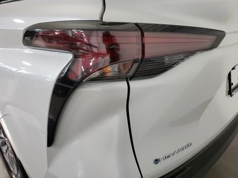 Used 2026 Toyota Sienna XLE AWD/4WD image 28