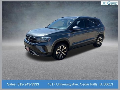 Used 2022 Volkswagen Taos SE image 1