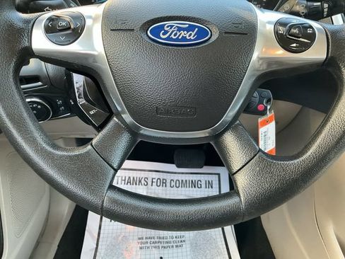 Used 2014 Ford Focus SE FWD image 11