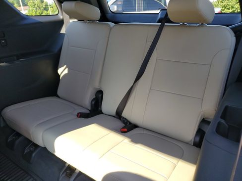 Used 2022 Chevrolet Traverse Premier FWD image 13