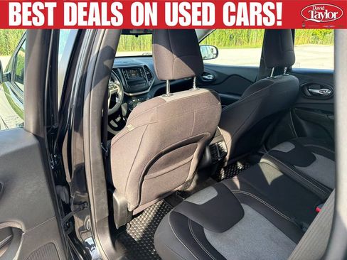 Used 2014 Jeep Cherokee Sport w/ Cold Weather Group AWD/4WD image 19