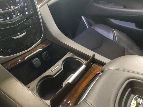 Used 2019 Cadillac Escalade Premium Luxury w/ Escalade Sport Edition RWD image 26