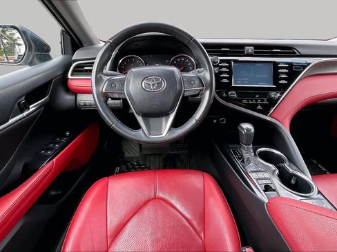 Used 2018 Toyota Camry XSE FWD image 5