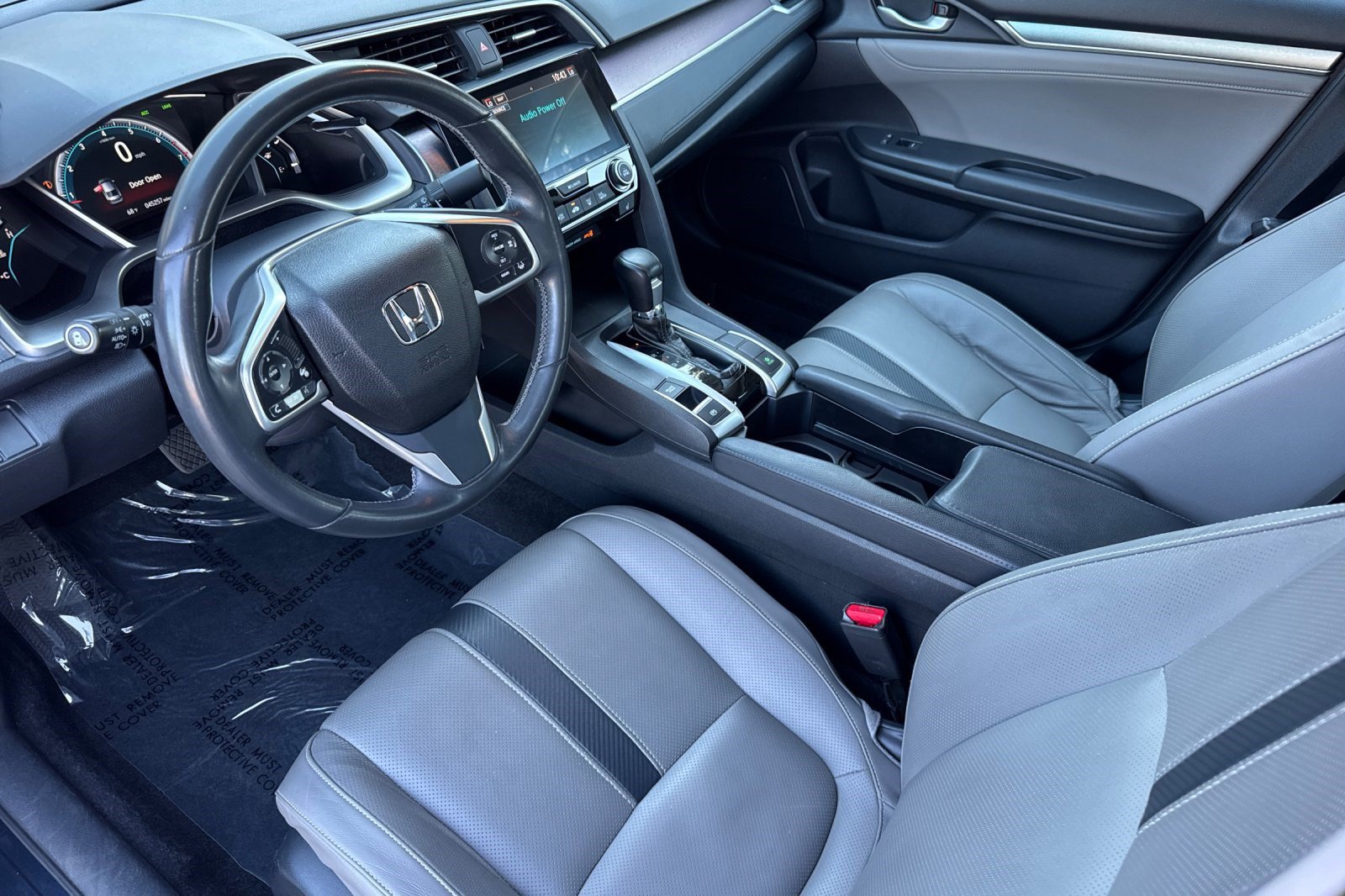 Used 2016 Honda Civic Touring image 4