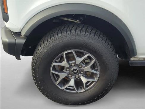 Used 2023 Ford Bronco Badlands image 28