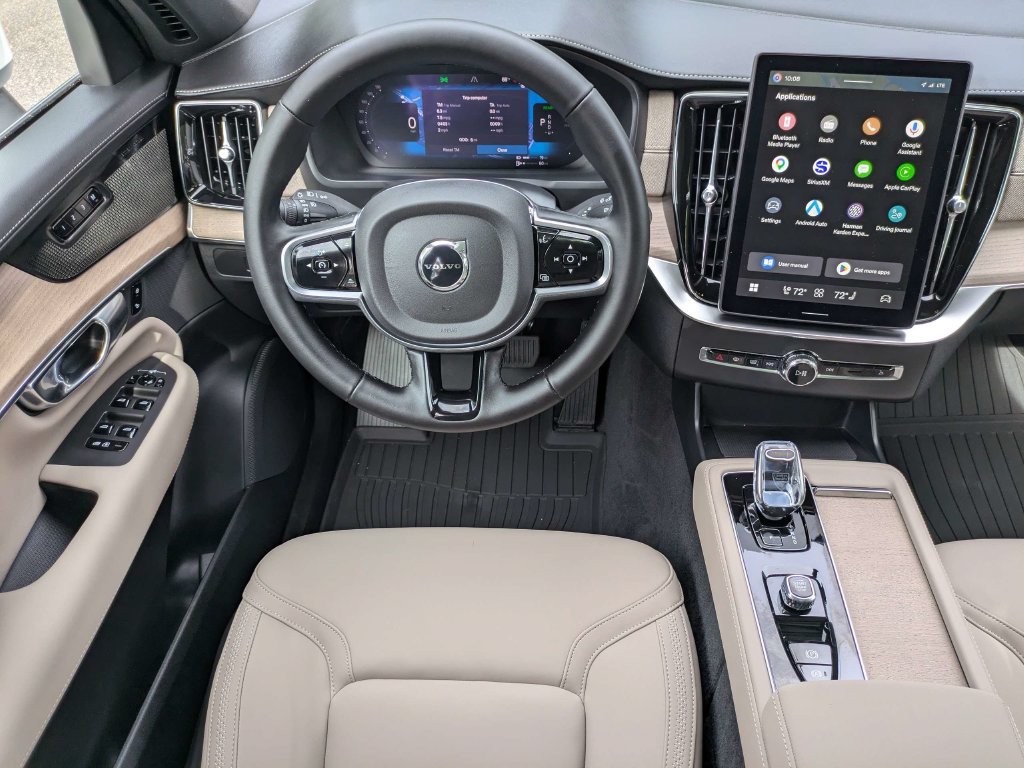 New 2026 Volvo XC90 T8 Plus w/ Protection Package Premier AWD/4WD image 16