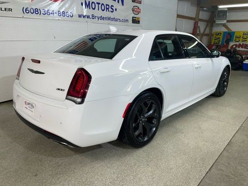 Used 2023 Chrysler 300 Touring L w/ Popular Equipment Group image 2