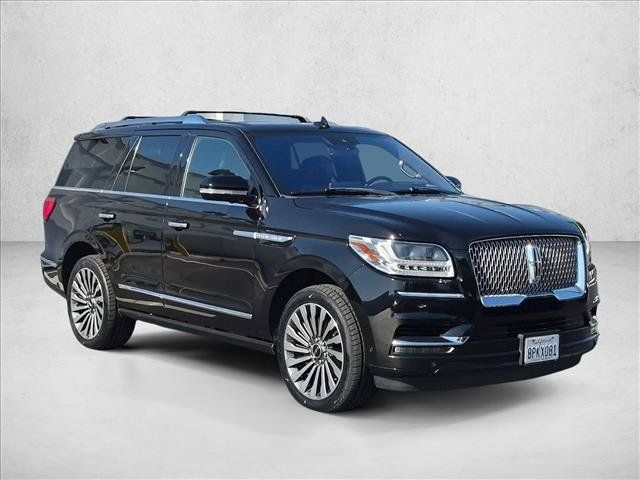 Used 2019 Lincoln Navigator Reserve AWD/4WD image 3