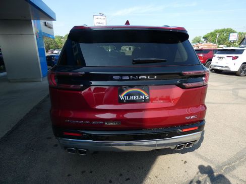 Used 2025 GMC Acadia Denali w/ Super Cruise Package AWD/4WD image 4