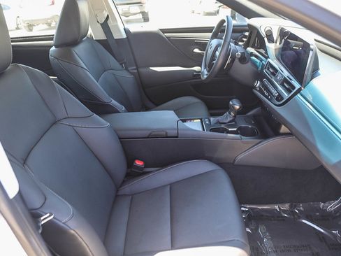 Used 2023 Lexus ES 300h w/ Premium Package FWD image 16