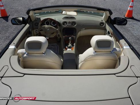 Used 2009 Mercedes-Benz SL 550 w/ Premium I Pkg image 37