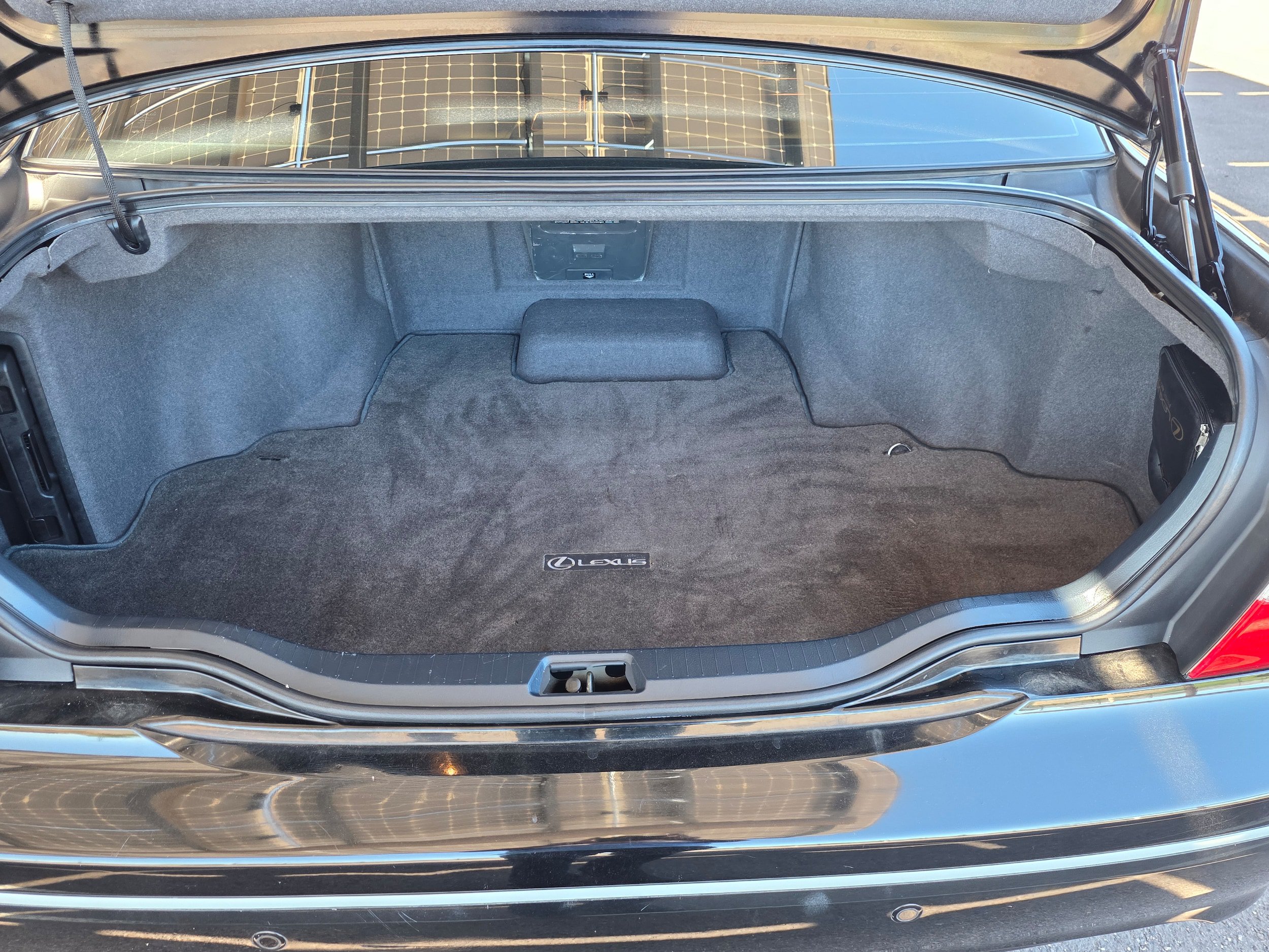 Used 2004 Lexus LS 430 w/ Modern Luxury Pkg RWD image 27