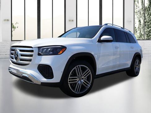 Used 2025 Mercedes-Benz GLS 450 4MATIC image 1