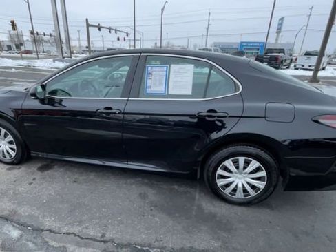 Used 2023 Toyota Camry LE image 7