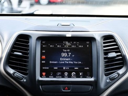 Used 2017 Jeep Cherokee Limited FWD image 26