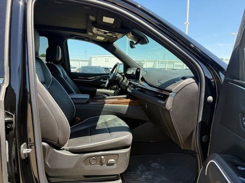 Used 2021 Cadillac Escalade Premium Luxury AWD/4WD image 24