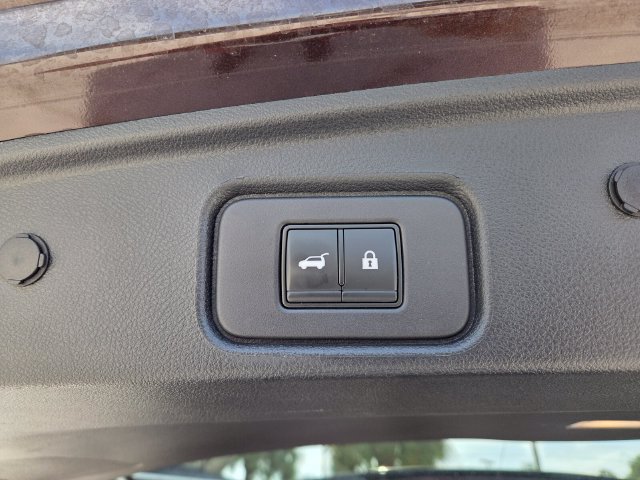 Used 2022 Nissan Pathfinder Platinum w/ Cargo Package AWD/4WD image 10