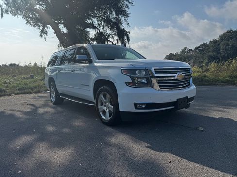 Used 2017 Chevrolet Suburban Premier image 8
