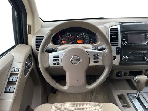 Used 2018 Nissan Frontier SV image 12