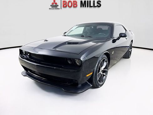 Used 2016 Dodge Challenger R/T Scat Pack w/ Driver Convenience Group RWD image 3