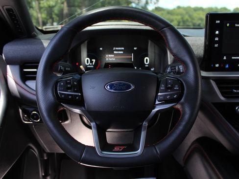 Used 2025 Ford Explorer ST w/ Sun And Sound Package AWD/4WD image 16