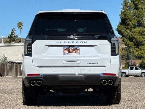 New 2026 Chevrolet Suburban Premier image 5