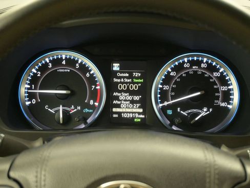 Used 2019 Toyota Highlander XLE FWD image 7