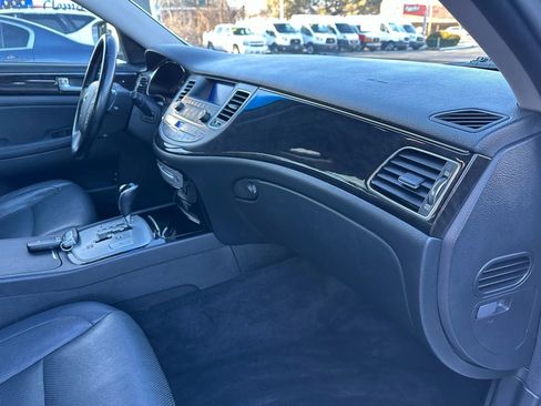 Used 2012 Hyundai Genesis 3.8 image 32