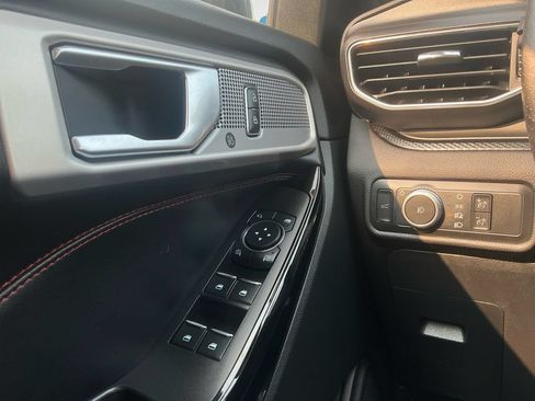 Used 2022 Ford Explorer ST-Line w/ Class IV Trailer Tow Package AWD/4WD image 20